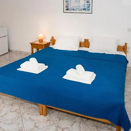 Damianos - Serene Center Adamantas (Milos)